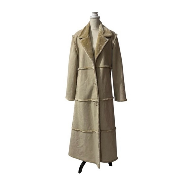Chic Tan Teddy Jacket for Women - Picture 4 of 5